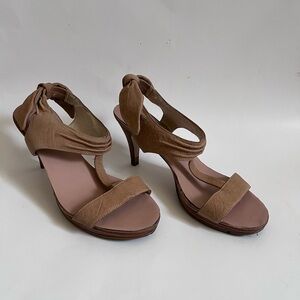 Nine West Evocative Slingback Open-toe Beige/Ivory Heel Sandals + Cute Bow